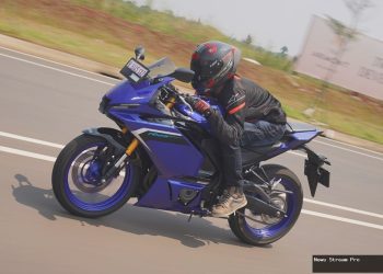 Yamaha R25 2025: Mesin Baru Lebih Bertenaga, Emisi Ramah!