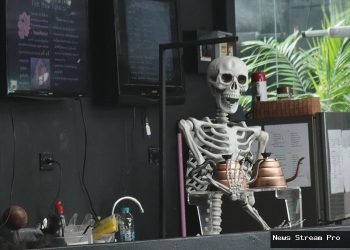 Kafe Kematian Thailand: Turis Inggris Bertobat, Minta Maaf ke Ibu!