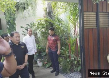 Jokowi Ultah ke-64: Warga Tumpengan Meriah di Depan Rumah!