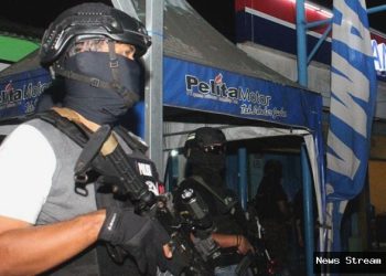 Densus 88 Gerebek Bima: Terduga Teroris Ditangkap, Jaringan Terungkap?