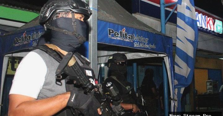 Densus 88 Gerebek Bima: Terduga Teroris Ditangkap, Jaringan Terungkap?