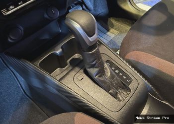 AT vs DCT: Mana Lebih Cepat? Fakta & Mitos Transmisi!