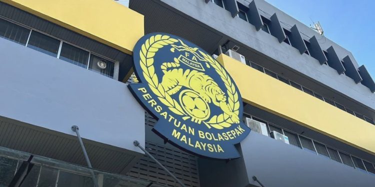 FAM Akui Kesalahan Teknis! Penyebab Sanksi FIFA untuk Sepak Bola Malaysia?