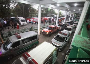 Ponpes Sidoarjo Ambruk: Santri Terjebak, Evakuasi Dramatis!