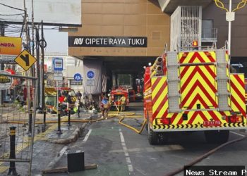 Kebakaran Restoran: Jalan Fatmawati Dekat MRT Cipete Ditutup!