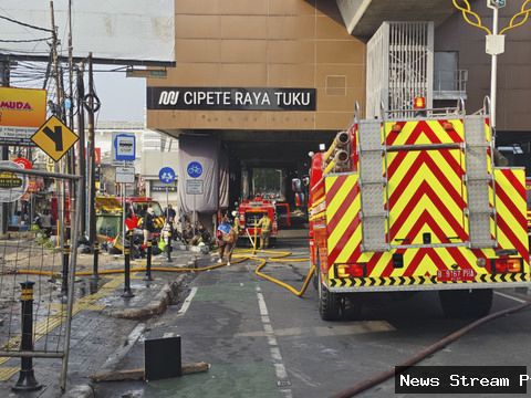 Kebakaran Restoran: Jalan Fatmawati Dekat MRT Cipete Ditutup!