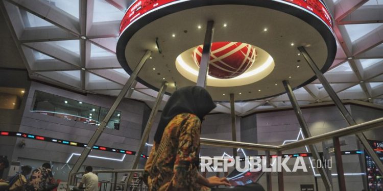IHSG Cetak Rekor! Kapitalisasi Pasar BEI Tembus Rp14.211 Triliun