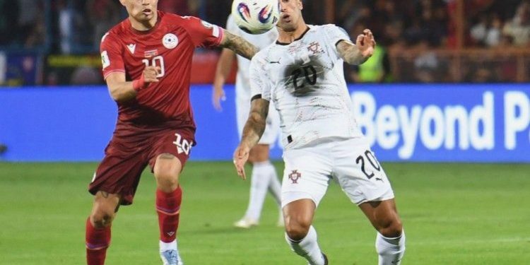 Kostum Aneh Warnai Laga Armenia vs Portugal: Ada Apa dengan Ronaldo?