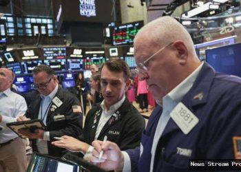 Wall Street Loyo Jelang The Fed! Apa Pengaruhnya ke Rupiah?