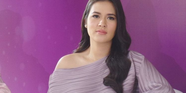 Raisa Gugat Cerai Hamish? Dulu Nyanyi Lagu “You” Romantis!