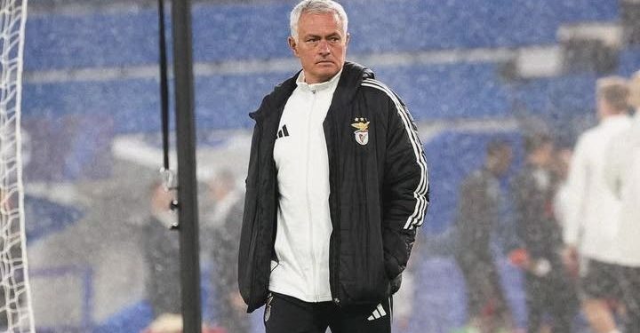 Pesan Florentino Perez untuk Mourinho: Kode Kembali ke Real Madrid?