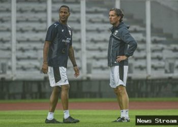 Alex Pastoor Syok! PSSI Akhiri Kontrak, Padahal Proyek Jangka Panjang?