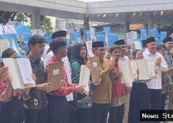Ijazah Tertahan? Pramono Cairkan Rp 4,1 M, Ribuan Ijazah Akhirnya Bebas!