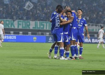 Persib Bandung Perkasa! 10 Pemain Taklukkan Persis Solo di Liga 1