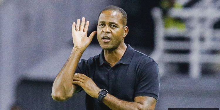 Kluivert Dipecat: Kata-Kata Pedas Terakhir untuk Timnas Indonesia!