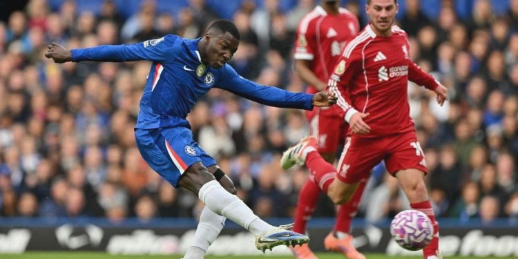 Chelsea Hancurkan Liverpool: Liga Inggris Memanas, Sang Pelatih Murka!