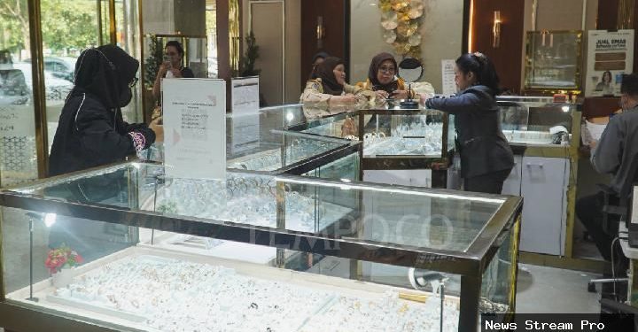 Harga Emas Antam Hari Ini Anjlok! Cek Update Terbarunya