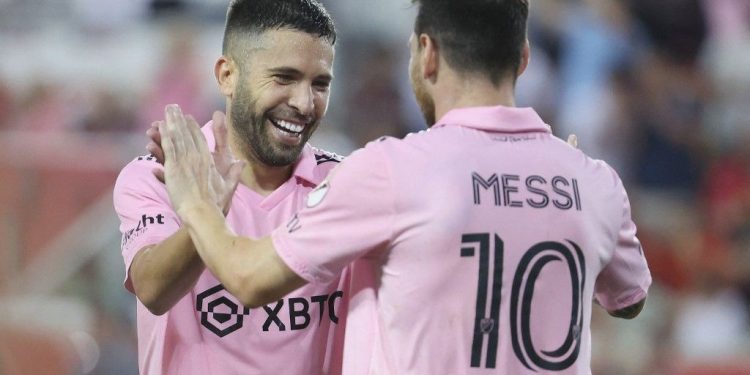 Messi Kirim Pesan Menyentuh untuk Alba yang Pensiun: Reaksi Emosional!