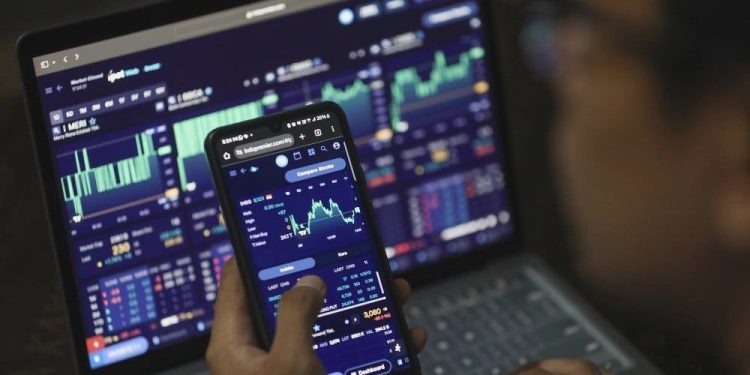 Saham Infrastruktur Melesat: Peluang di Balik Rekor IHSG?