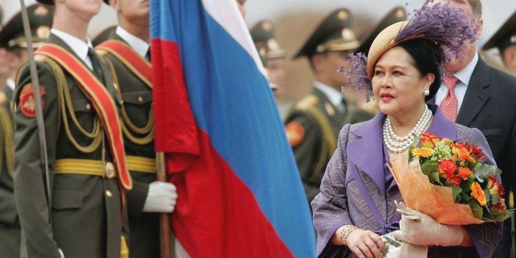 Sirikit, Ibu Suri Thailand: Profil & Kenangan