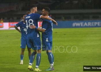 Persib Hancurkan Bangkok United: Jung dan Barros Jadi Pahlawan!