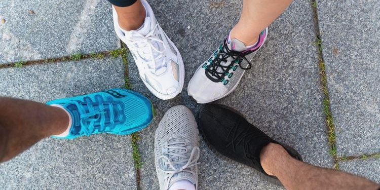 12 Sepatu Lari Terbaik 2025: Temukan Pilihan Idealmu!