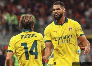 AC Milan Taklukkan Fiorentina: Puncak Klasemen Serie A Jadi Milik!