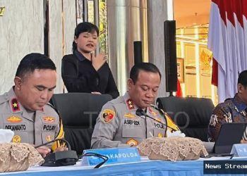 Roy Suryo & Dokter Tifa Tersangka: Fitnah Ijazah Palsu Jokowi?