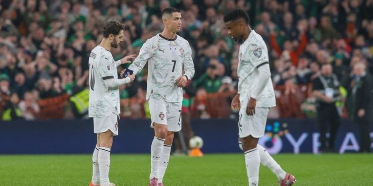 Ronaldo Ejek Fans Irlandia, Karma Instan Menghampirinya!