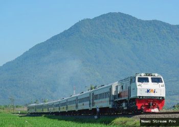H-1 Natal: Tiket Kereta Libur Akhir Tahun Ludes!