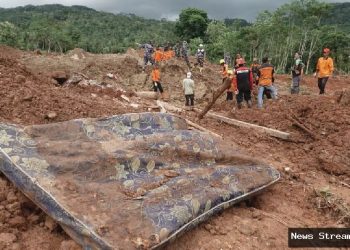 Longsor Majenang: 20 Hilang, Dampak 6,5 Hektare!