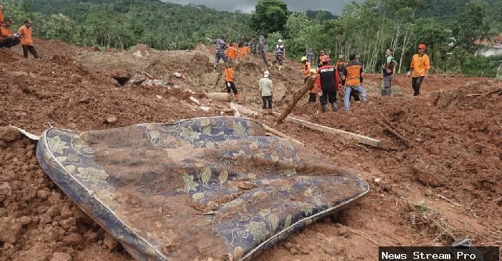 Longsor Majenang: 20 Hilang, Dampak 6,5 Hektare!