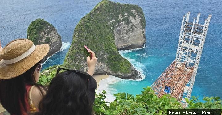 Lift Kaca Kelingking Bali: Pembangunan Dihentikan, Kenapa?