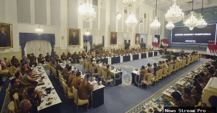 Prabowo Panggil Menteri ke Istana: Bahas Utang Whoosh?