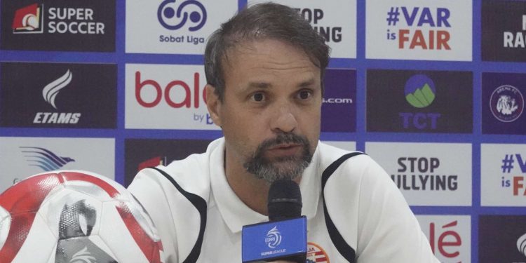 Pelatih Persija Geram! Ini Komentarnya Soal Kericuhan Lawan Arema FC