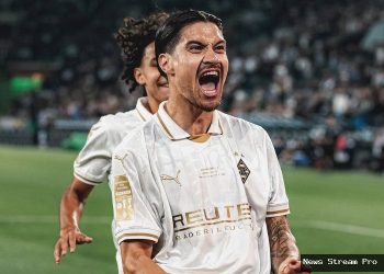 Kevin Diks Beberkan Rahasia Kemenangan Telak 3-0 Lawan Heidenheim