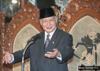 Soeharto: Gelar Pahlawan Dicabut? Kontroversi dan Fakta Hukum