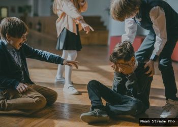 Siswa SMP Tangsel Meninggal: Kepala Dipukul Kursi Besi Akibat Bullying