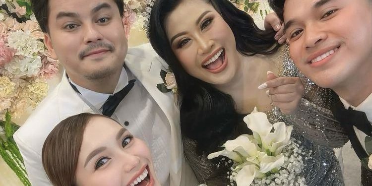 Pernikahan Boiyen: Ayu Ting Ting & Artis Lain Beri Selamat!