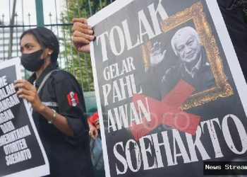 Soeharto: BEM UI Desak Pemerintah Cabut Gelar Pahlawan!