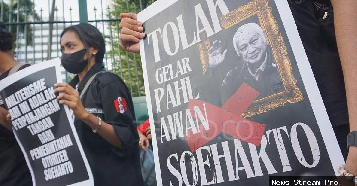 Soeharto: BEM UI Desak Pemerintah Cabut Gelar Pahlawan!