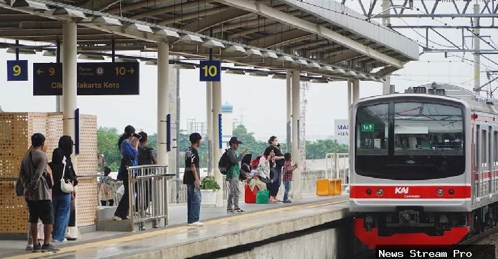 KAI Commuter: Klarifikasi Soal Petugas dan Tumbler Tuku, Bukan Pemecatan!