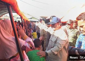 Prabowo Subianto Janji Bantu Pengungsi Sumbar: “Kita Keluarga!”