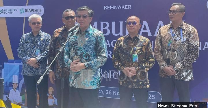 Prabowo teken aturan soal penghitungan upah minimum provinsi 2026