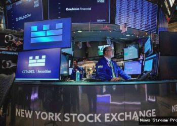Wall Street ditutup bervariasi: S&P 500 tertekan saham sektor kesehatan dan energi
