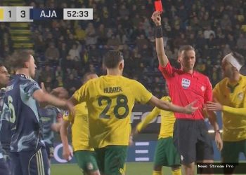 Main 8 menit langsung kartu merah, pelatih Justin Hubner: Aksi yang bodoh