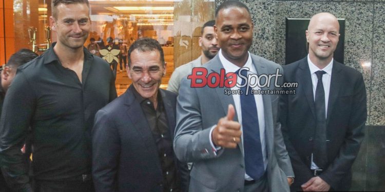 Bekas Tim Kepelatihan Terbaik Timnas Indonesia, Patrick Kluivert dan Gerald Vanenburg Diboyong Jordi Cruyff ke Ajax Amsterdam?