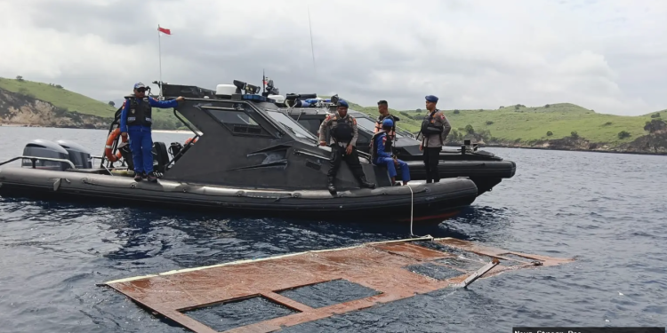 Tenggelamnya kapal pinisi di perairan Pulau Padar – “Kami tidak akan kembali ke Spanyol tanpa mereka berempat, bersama-sama”