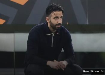 Manchester United mendapat pukulan ganda saat melawan Villa