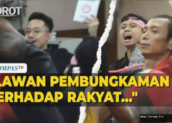 Teriakan Delpedro dkk saat tiba di PN Jakpus jalani sidang perdana kasus dugaan penghasutan demo